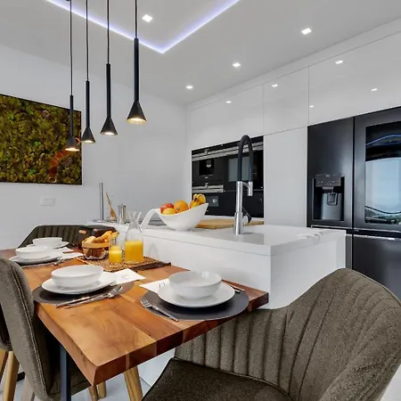 Apartmán Luxury Sea View With Pool Makarská