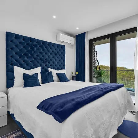 Apartmán Luxury Sea View With Pool *